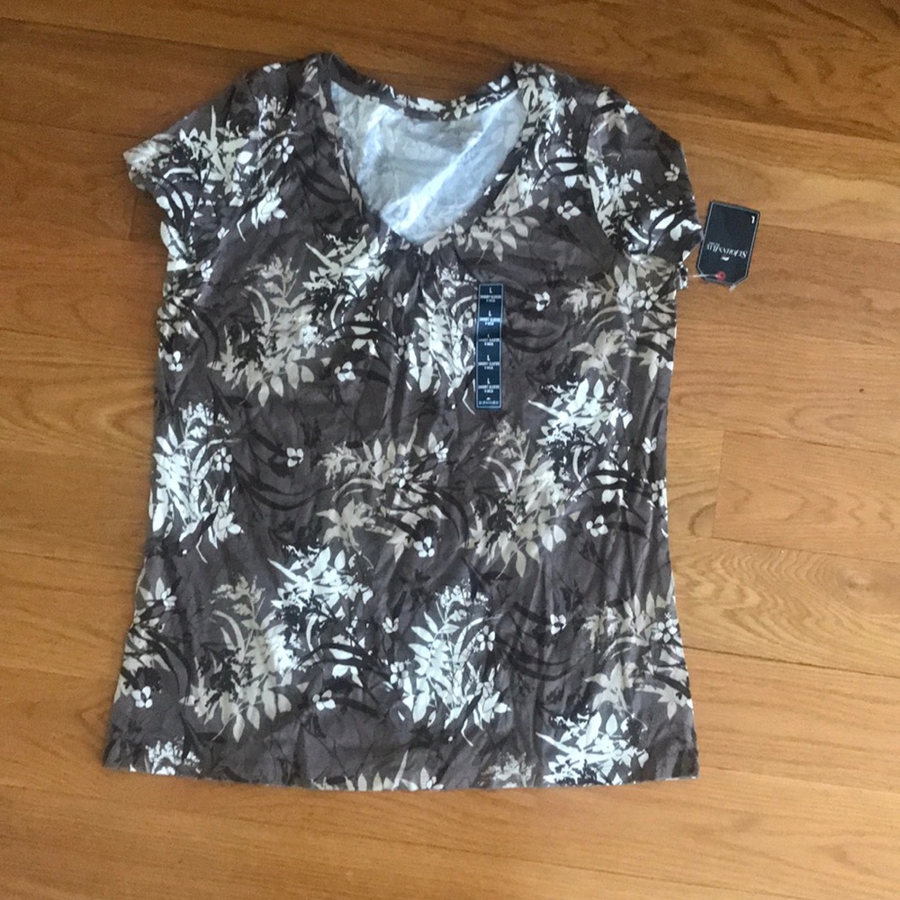 New women’s patterned short sleeve t-shirt